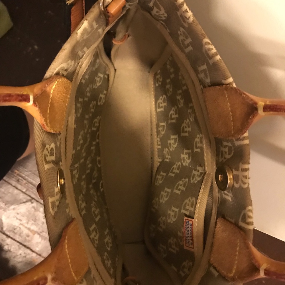 Dooney & Bourke - Picture 3 of 7